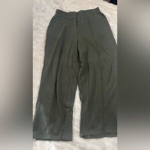 Forever 21 Woman’s Olive Green Chinos
